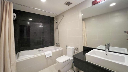 Không gian phòng tắm của khách sạn