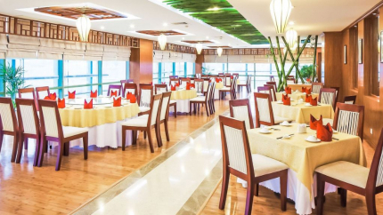 Nhà hàng Red River Chinese của Sapaly Hotel 4* Lào Cai