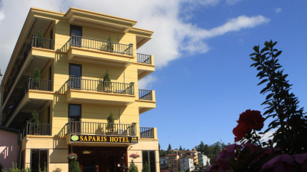 Saparis Hotel