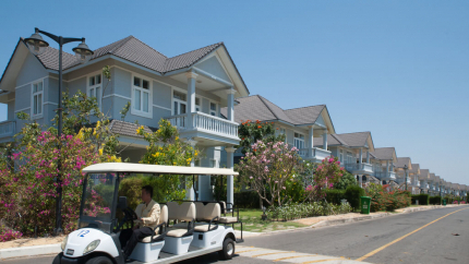 Xe đưa đón xung quanh