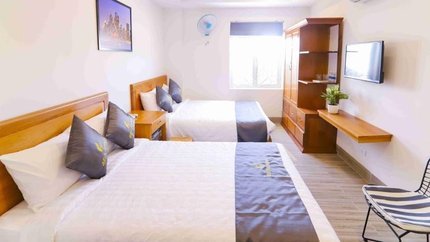 Không gian phòng thoáng, có cửa sổ