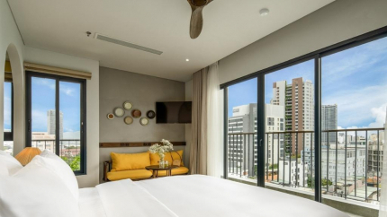 Phòng Deluxe Loft with River view tại khách sạn Seahorse Đà Nẵng