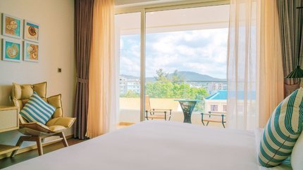Ban công hướng phố Premium City