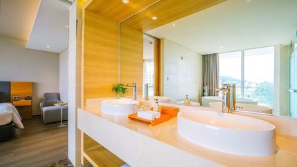 Bồn rửa mặt phòng Phú Quốc Suite 2 Bedroom