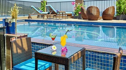 Hồ bơi tại khu nghỉ dưỡng