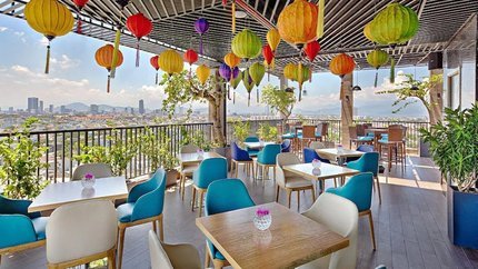 Không gian sảnh coffee rộng rãi