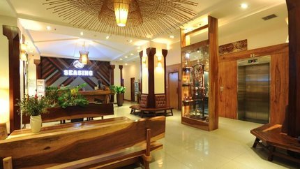 Sảnh lớn và lễ tân