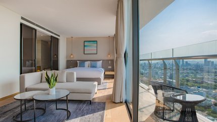 Junior Suite City View với ban công
