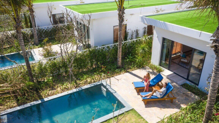 View bể bơi từ trên cao