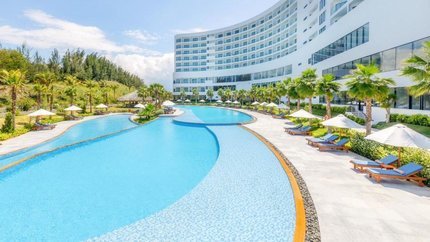 Bể bơi ngoài trời