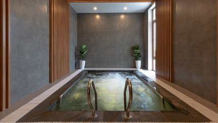 Bể sục Jacuzzi phục vụ quý khách