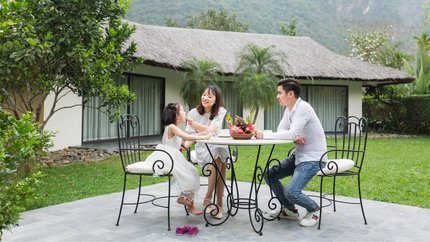 Cả gia đình nghỉ dưỡng tại resort