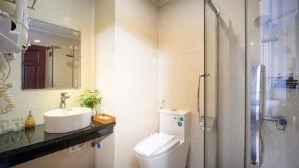 Phòng tắm thiết kế kính trong độc đáo