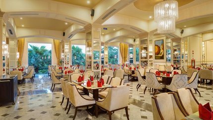 Nhà hàng Garden Court
