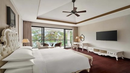 1 bedroom only ( 3 or 4 Bedroom Lake Villa )