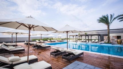 Thư giãn tại hồ bơi