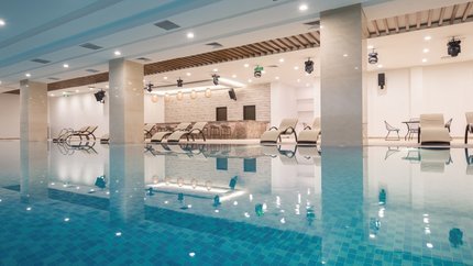 Bể bơi trong nhà