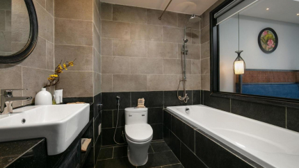 Shining Riverside Hotel & Spa