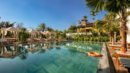 Shining Riverside Hotel & Spa