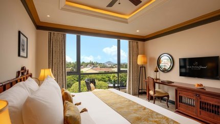 Phòng Premium Classic view thành phố