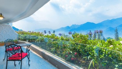 Ban công view hướng núi