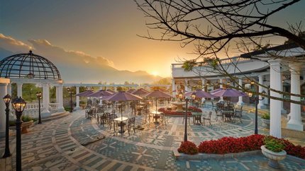 Then Yard ngay trên sân thượng với view tuyệt đẹp