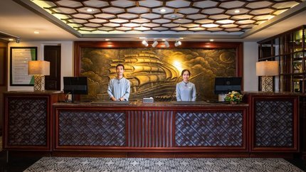 Lễ tân tại khách sạn