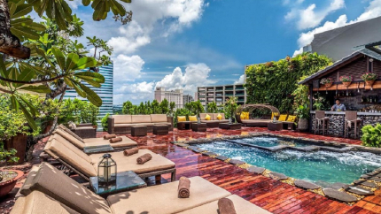 Bể Bơi Ngoài Trời