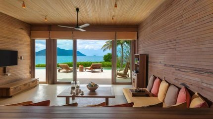 Phòng khách rộng lớn, thiết kế nhẹ nhàng, tinh tế