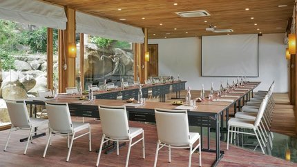 Phòng họp đầy đủ tiện nghi