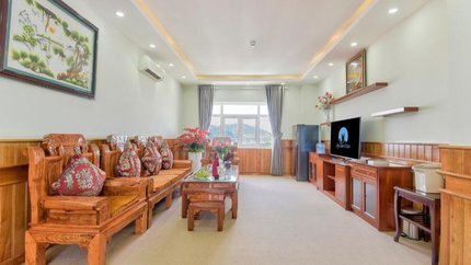 Khu vực tiếp khách rộng rãi