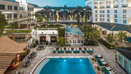 Hồ bơi ngoài trời