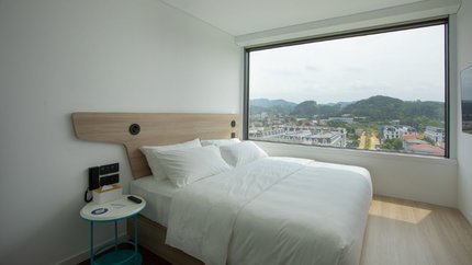 Không gian phòng JO King bed room