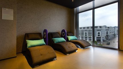 Khu vực ghế mát xa nghỉ ngơi