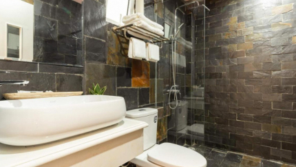 Phòng tắm tại phòng nghỉ Sona Ninh Bình Resort