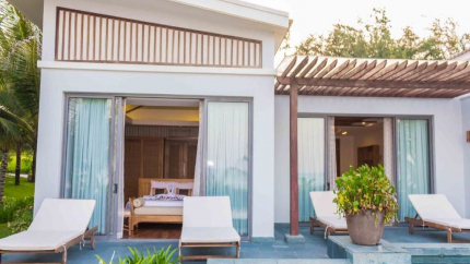 02-Bed Room Beach Front Bungalow tại Khu nghỉ dưỡng Sonata & Spa 4*