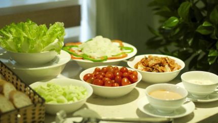 Buffet tại nhà hàng của khách sạn Sonnet 3* Sài Gòn