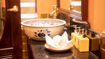 Phòng tắm đậm chất Huế