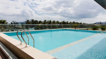 Bể bơi ngoài trời