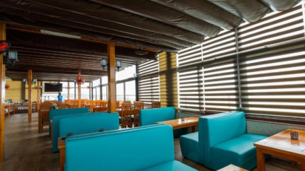 Không gian nhà hàng bên trong khách sạn Stellar 5 sao