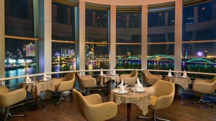 Nhà hàng tại khách sạn