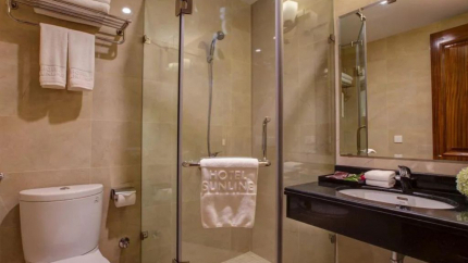 Phòng Deluxe City View Khách Sạn Sunline Hà Nội