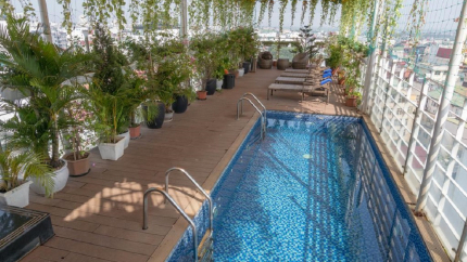 Bể Bơi Ngoài Trời