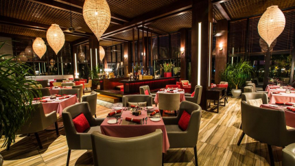 Nhà Hàng Sunrise Premium Resort & Spa Hội An