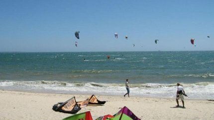 Du khách có thể vui chơi tại bãi biển