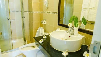 Phòng vệ sinh khép kín với đầy đủ tiện nghi
