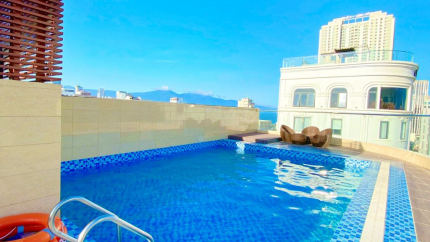 Hồ bơi tại Sydney Hotel 3* Đà Nẵng