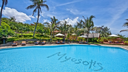 Bể bơi tại Takalau Residences & Resort