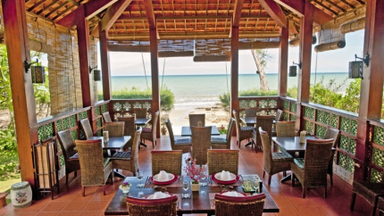 Nhà hàng Ocean Song tại Takalau Residences & Resort