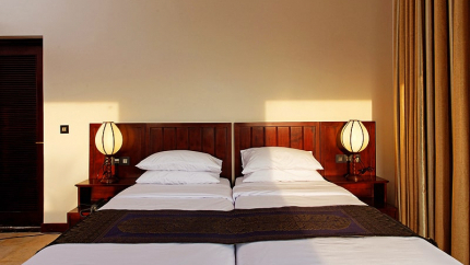 Twin Suite Hướng Vườn